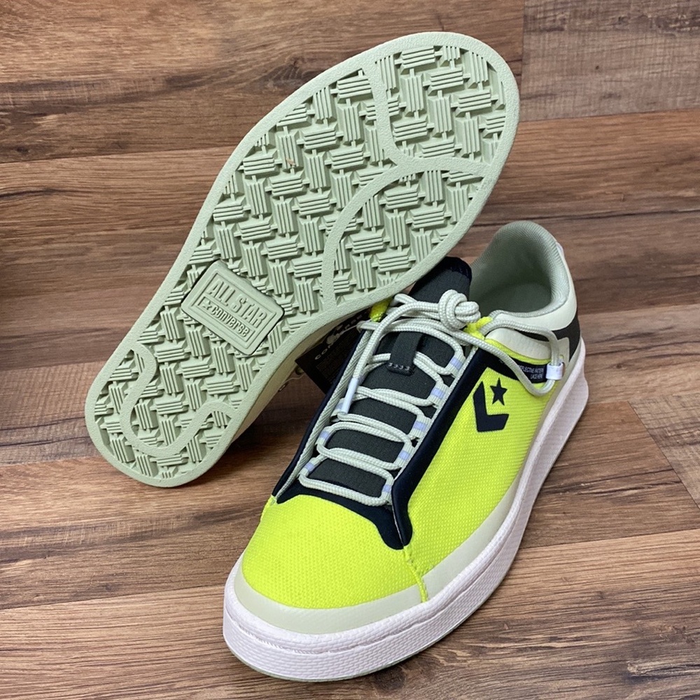 CONVERSE LOW TOP BRAND NEW - Picture 5 of 9
